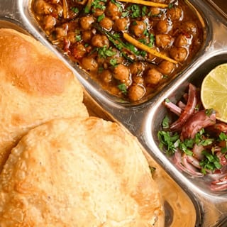 Chana Bhatura